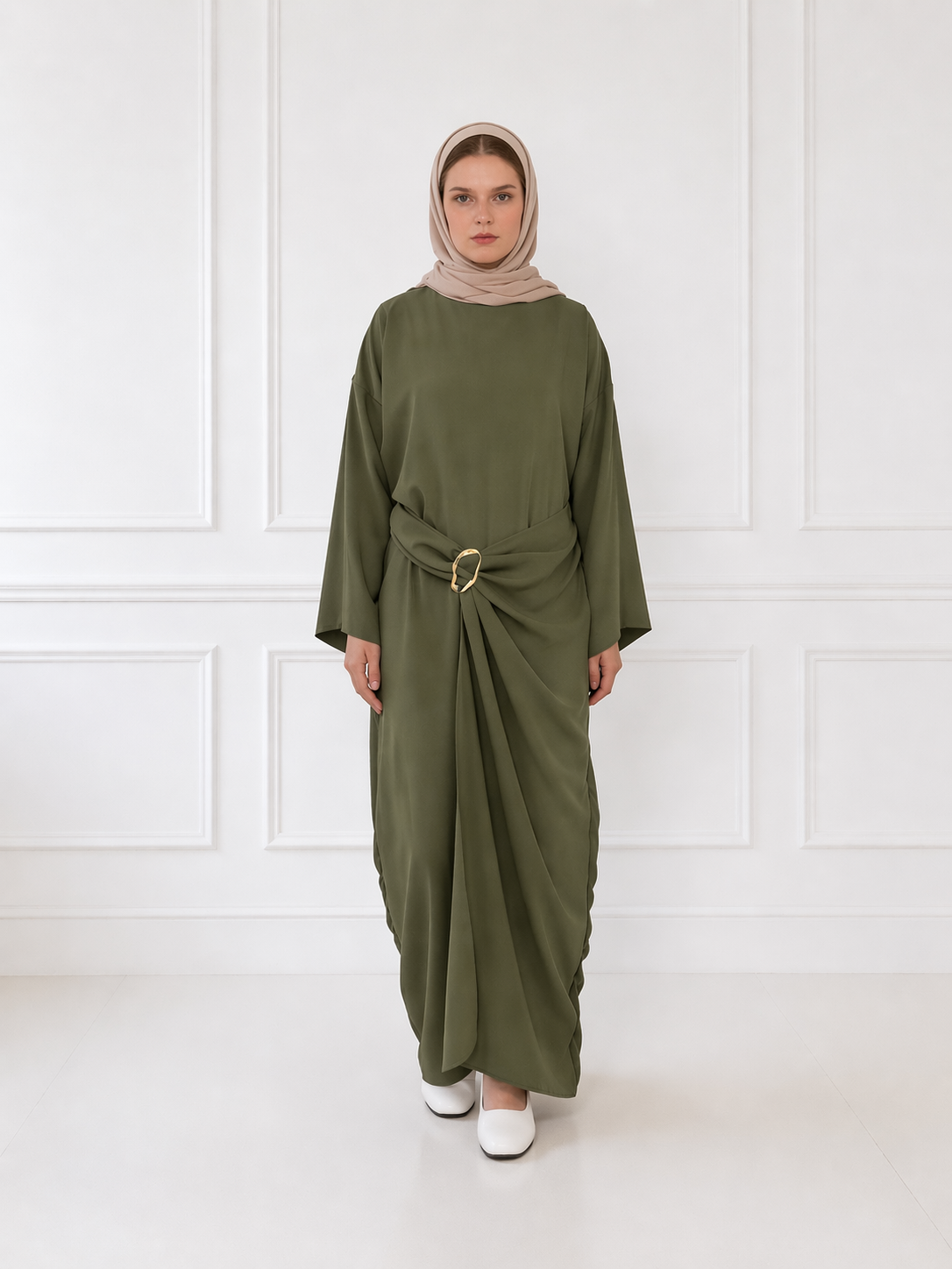 Abaya robe boucle ceinturée en Jazz vert kaki, Légèreté et style