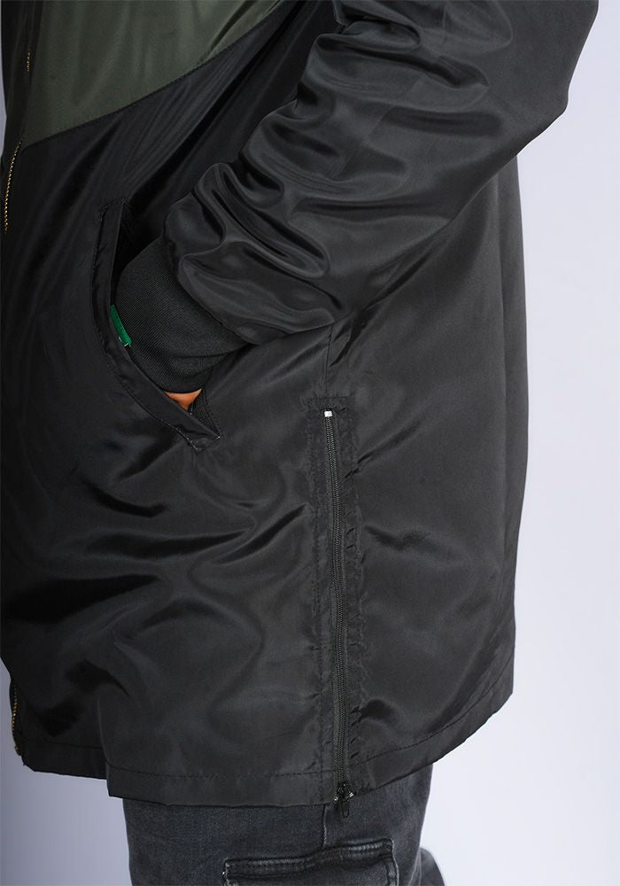 Coupe-vent mi-long SAYF Noir et Kaki – Vue de détails - Disponible en boutique ZAYDÎN