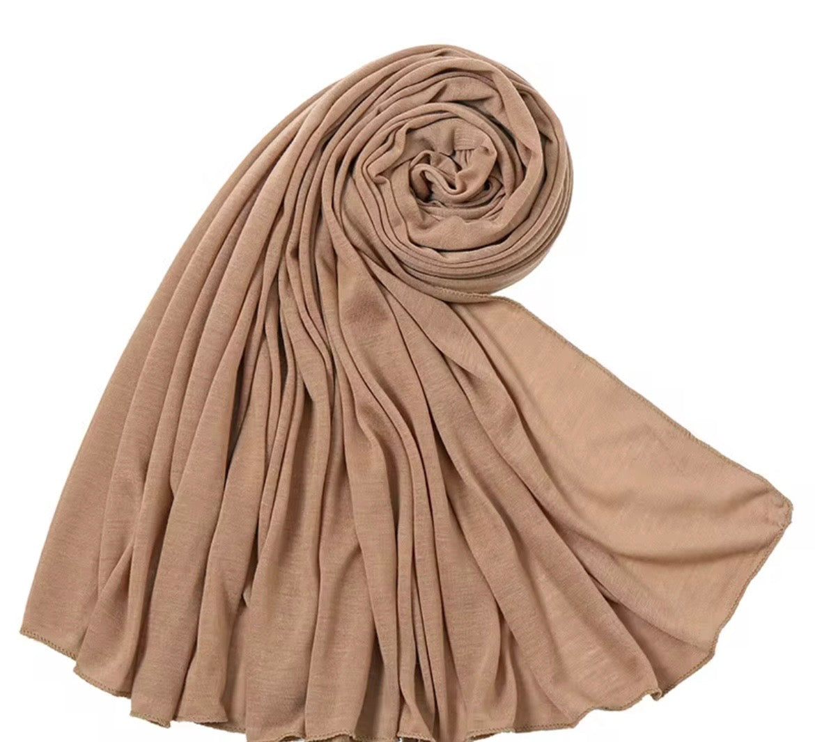 Foulard hijab marron clair en jersey 100% polyester léger et agréable à porter