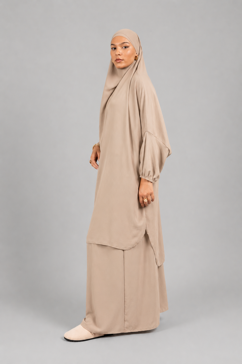 Jilbab en soie de medine beige taille unique et 2 pieces jupe