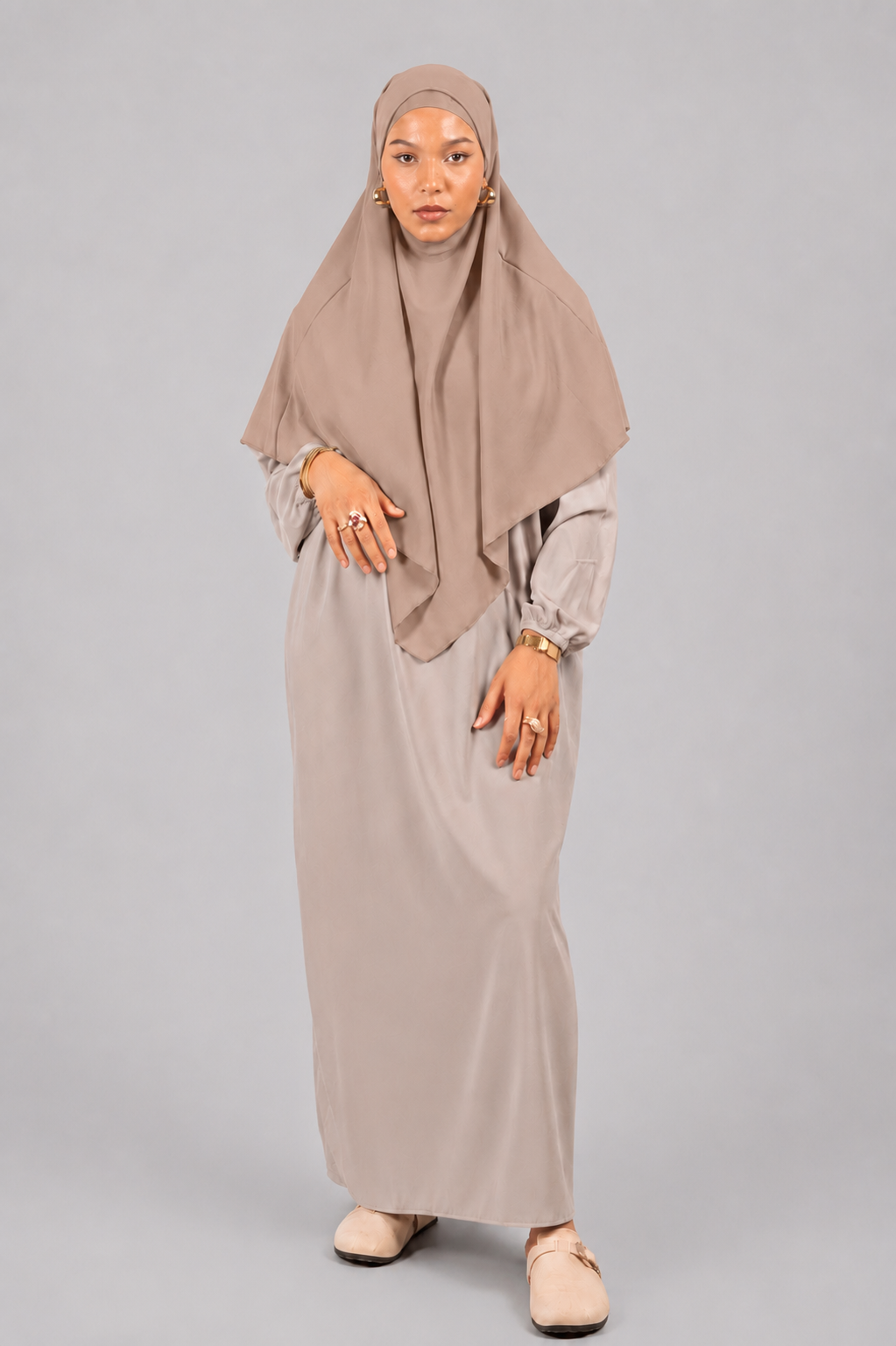 Khimar marron clair en soie de medine 90cm de face