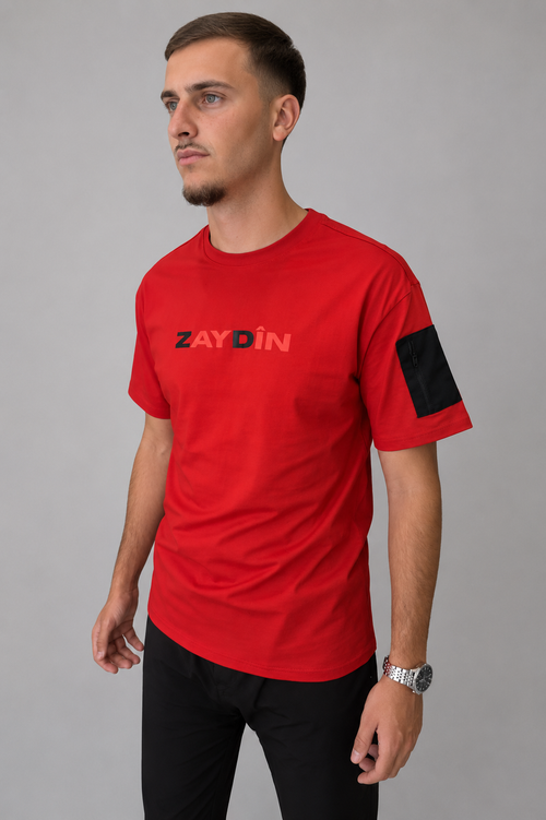 Mannequin avec le t-shirt ZAYDIN rouge et noir Red Shadow rouge et noir