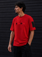 Mannequin avec le t-shirt ZAYDIN rouge et noir Red Shadow