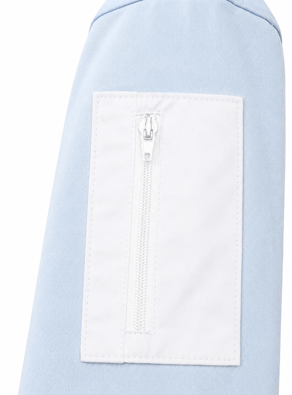 Phorto de la poche du t-shirt Original ZAYDÎN Skyline bleu ciel et blanc