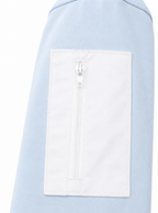 Phorto de la poche du t-shirt Original ZAYDÎN Skyline bleu ciel et blanc