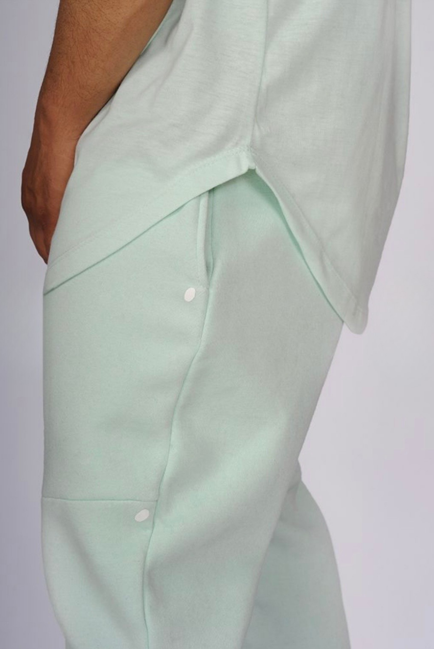 Photo ensemble SAYF été Pastel de côté zoom sur le short disponible en boutique ZAYDÎN à istres, provence