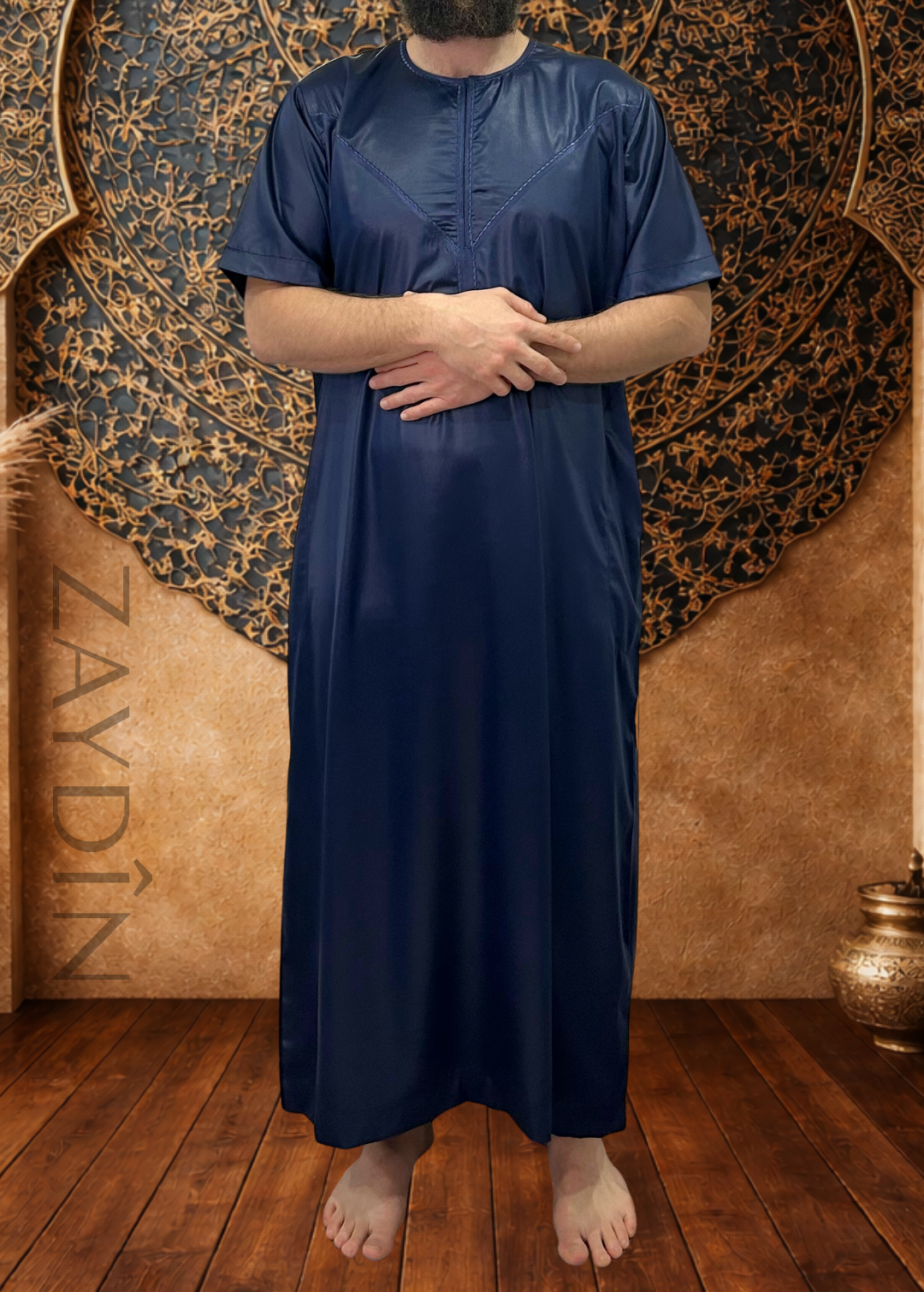 Qamis Atlas Jazairi bleu marine manches courtes ZAYDÎN élégant et confortable pour homme, idéal prière quotidienne, Jumu'a et fêtes de l'Aïd.