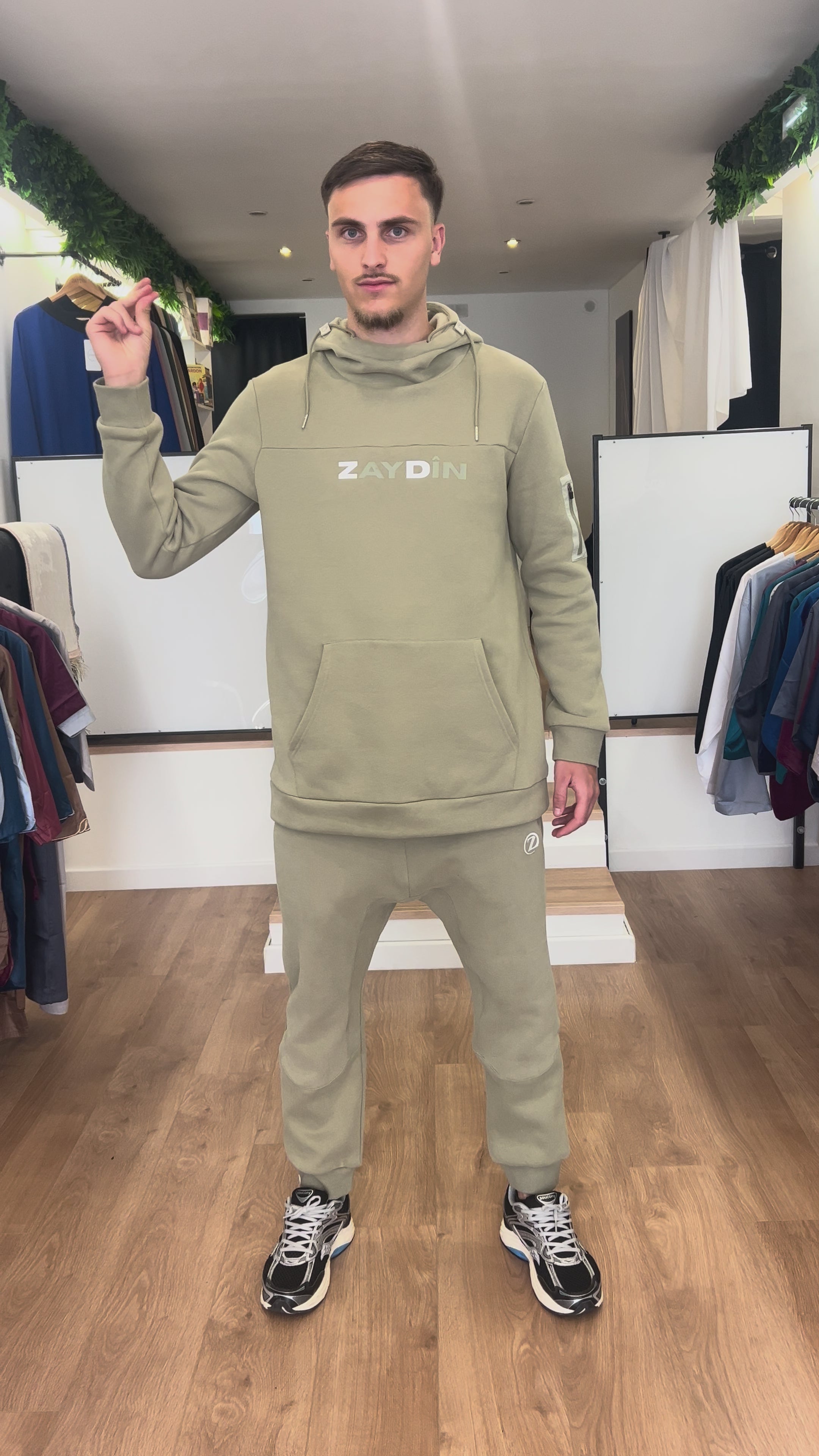 vidéo de l'ensemble jogging Original ZAYDÎN Kaki 100% coton ultra confortable